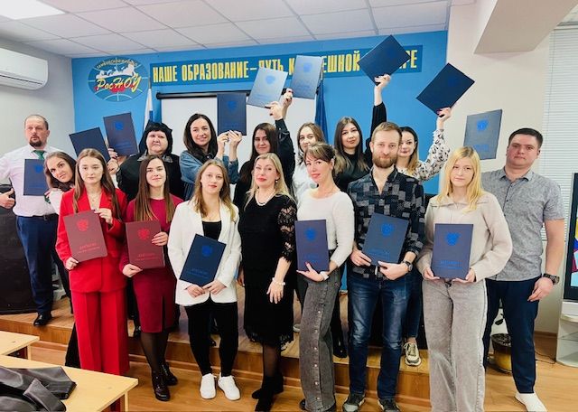 Вручение дипломов выпускникам факультета экономики и прикладной информатики